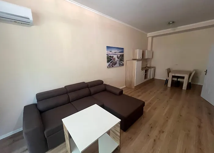 Ramay Apartcomplex セインツ・コンスタンティン＆ヘレナ